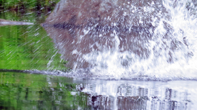 this image is not cropped. I got wet from it.